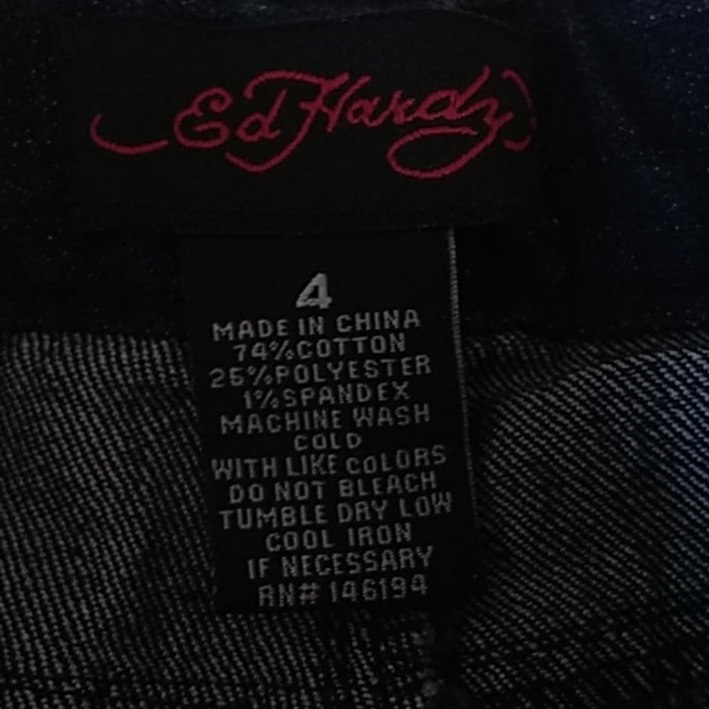 Ed Hardy shorts. - Picture 6 of 8